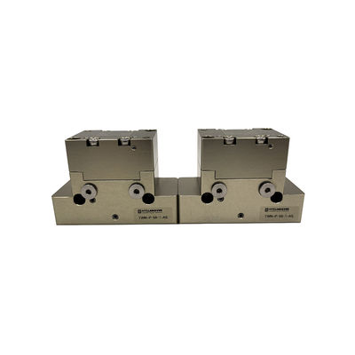 Compact High-Precision Pneumatic Gripper with Multi-Tooth Guide and Extended Finger Reach